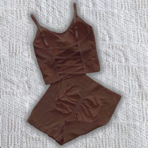 ست تاپ و شلوارک ورزشی زنانه مدل کاپ متحرک